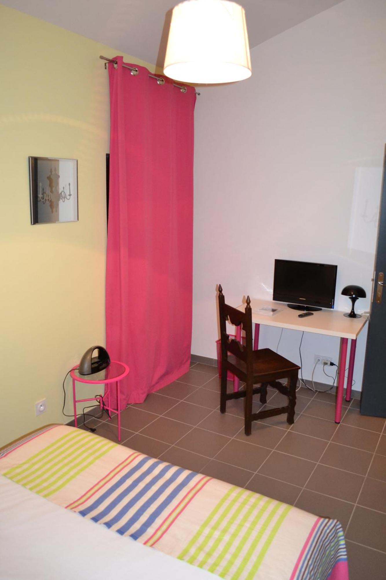 Demeure & Dependance - Chambres D'Hotes Depuis 2012 ตาสแซ็ง-ลา-เดอมี-ลูน ห้อง รูปภาพ