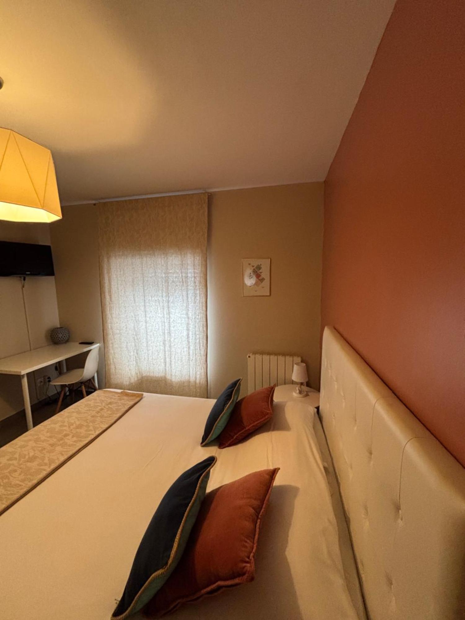 Demeure & Dependance - Chambres D'Hotes Depuis 2012 ตาสแซ็ง-ลา-เดอมี-ลูน ภายนอก รูปภาพ