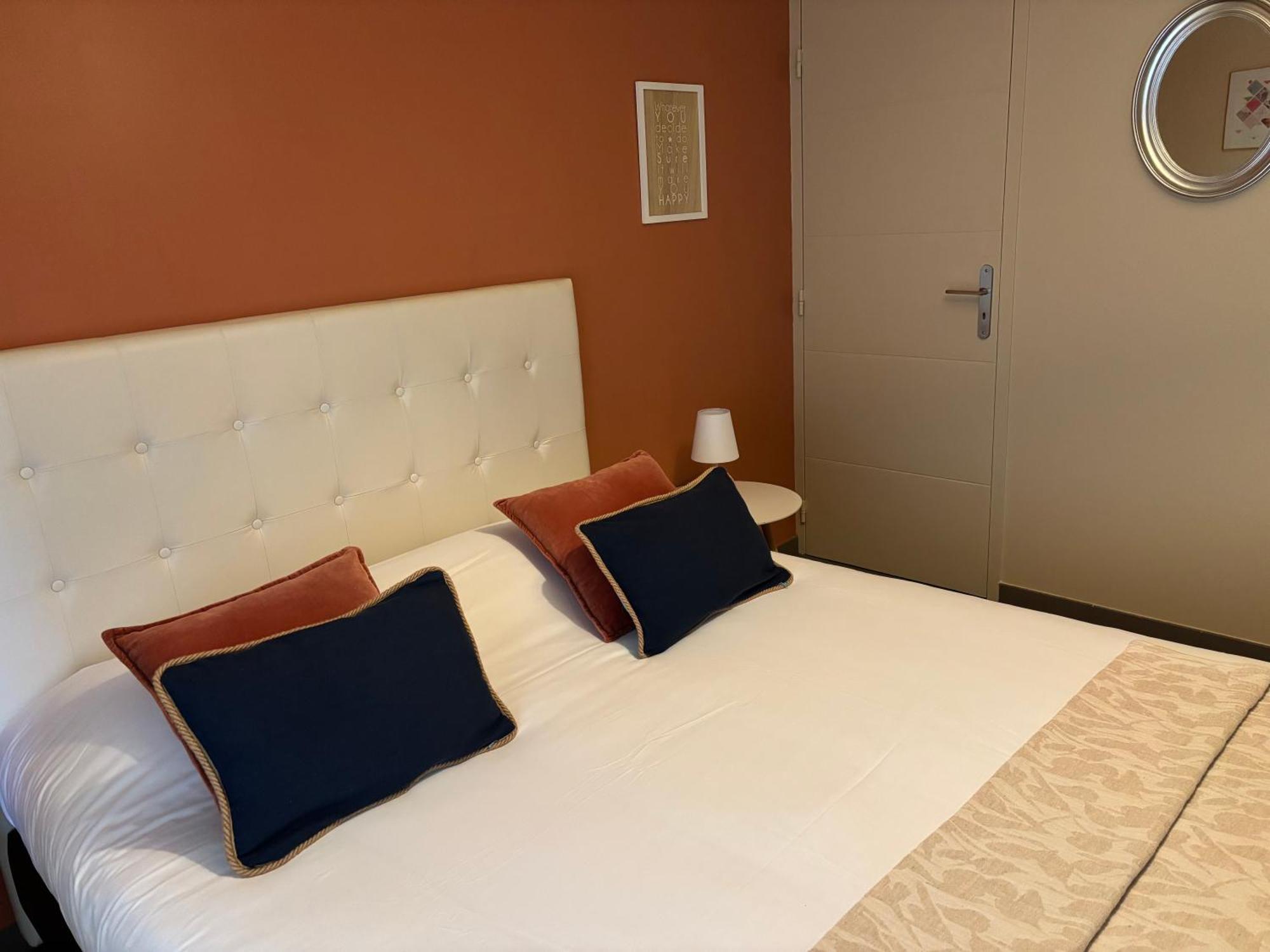 Demeure & Dependance - Chambres D'Hotes Depuis 2012 ตาสแซ็ง-ลา-เดอมี-ลูน ภายนอก รูปภาพ